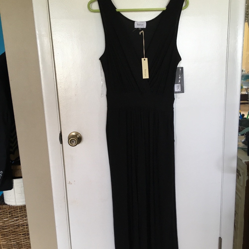 Korye V-Neck Black Sleeveless Jumpsuit Ruched Bodice Sleeveless One Piece L